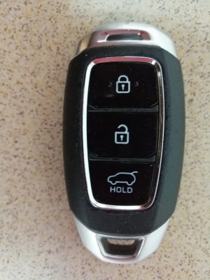 Policja poszukuje właściciela kluczka samochodowego do pojazdu Hyundai
